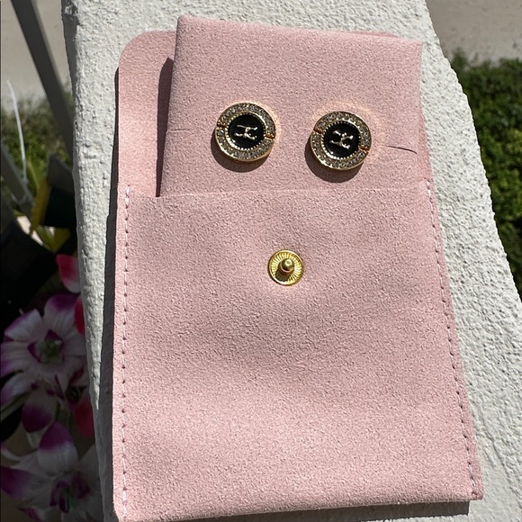 EARRINGS NWOT Gold Like and Black Stud Earrings - Picture 6 of 7